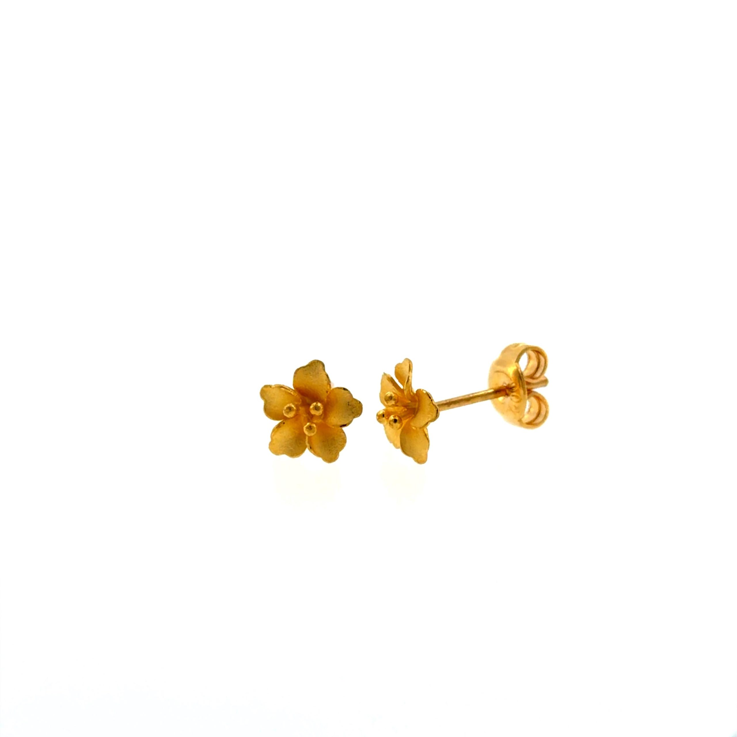 24k Lily Stud Earring